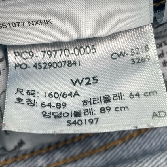 Levi Strauss X Stranger Things Dad Jeans Size 25 - Picture 4 of 11